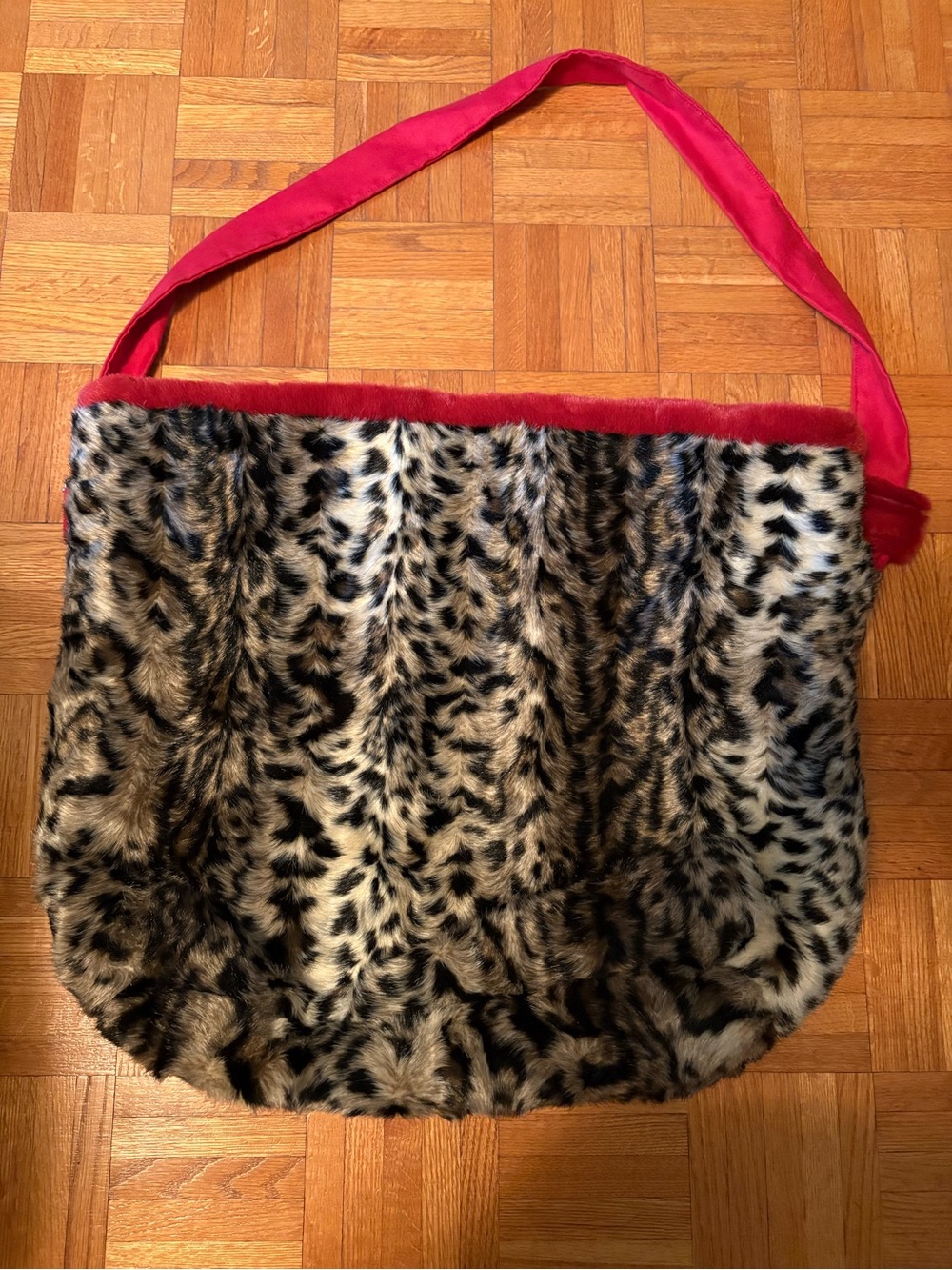 Oversized Reversible Faux Fur Tote Bag - Leopard & Red